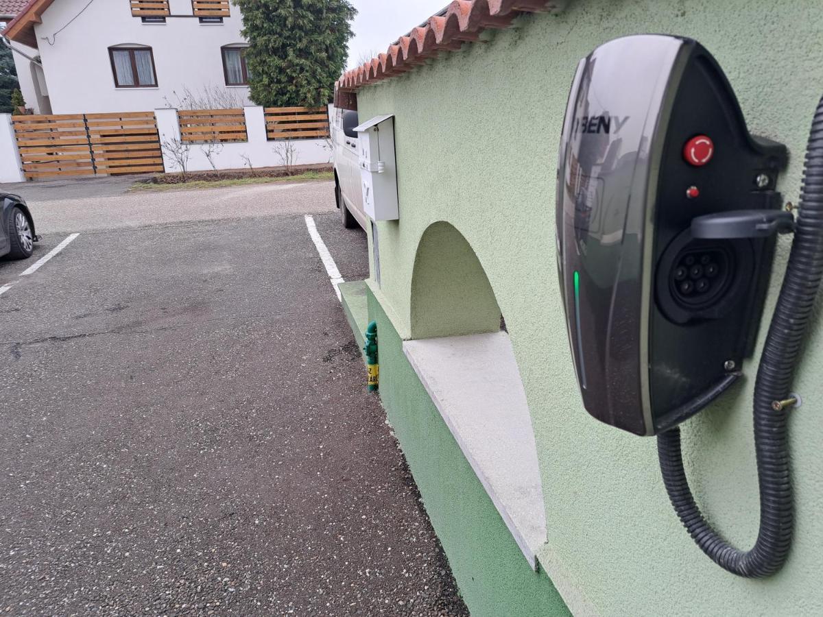 Hőforrás Wellness Panzió Hotel Egerszalók Exterior foto